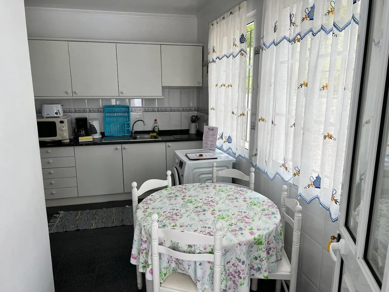 Comfortable 2-Bedroom Apartment For Relaxing Stays Funchal